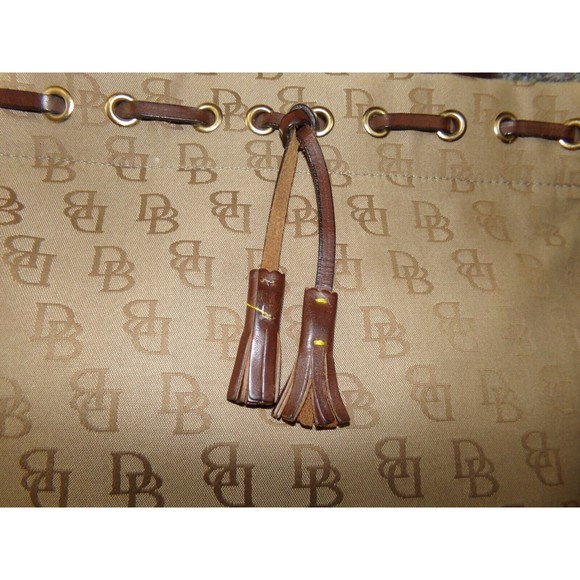 Dooney and Bourke bucket bag shoulder Medium - Picture 2 of 10